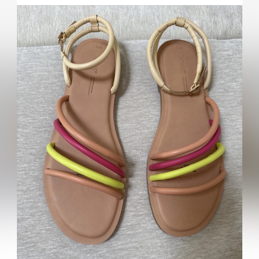 Toms Women’s Sandals Flats Shoes New Size 10 Wide